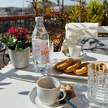 Terrazza Urania - Penthouse Terrace With 360 View Of Bed and breakfast