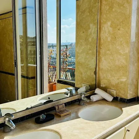 Terrazza Urania - Penthouse Terrace With 360 View Of Bed and breakfast